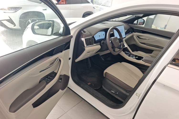 Used BYD Song PLUS New Energy 2025 EV Intelligent Driving Version 520km Premium Model
