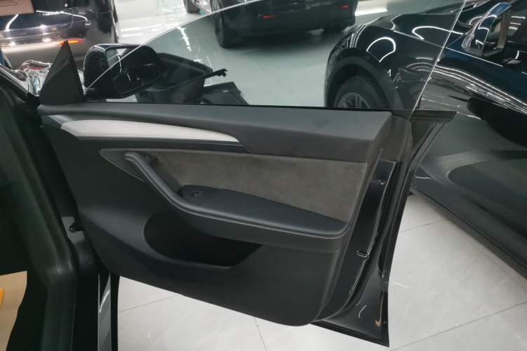 Used Tesla Model Y 2024 Rear-Wheel-Drive Version
