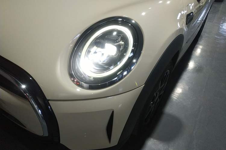 Used  MINI 2023 1.5T ONE
