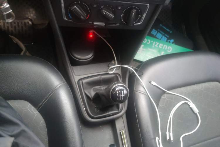 Used Volkswagen Santana 2013 1.6L Manual Comfort Edition