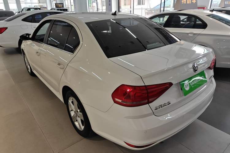 Used Volkswagen Lavida 2017 1.6L Automatic Fashion Edition
