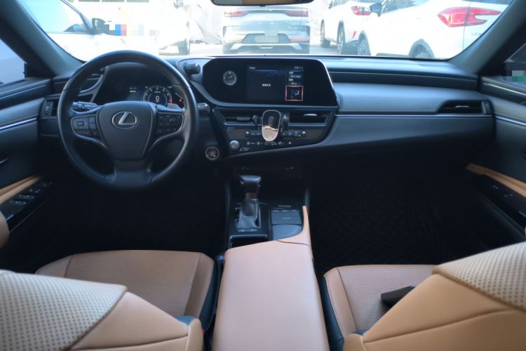 Used Lexus ES 2021 200 Excellence Edition

