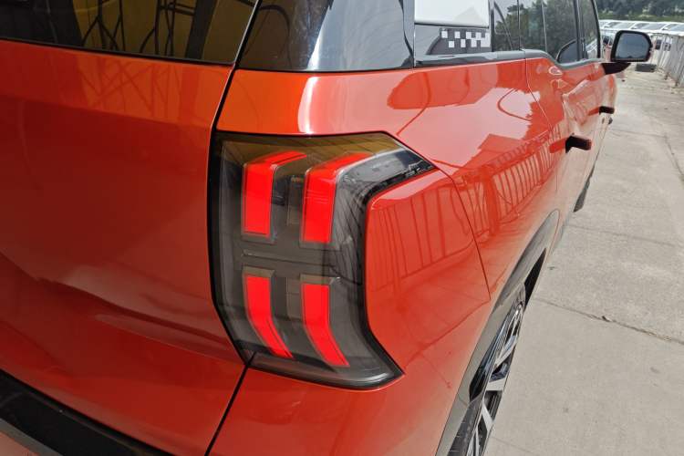 Used AION V 2024 Aion Tyrannosaurus 650 LiDAR Edition
