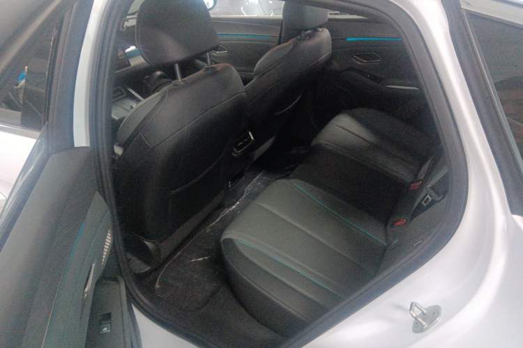 Used BYD Qin L 2025 DM-i Smart Drive 120KM Excellence Model
