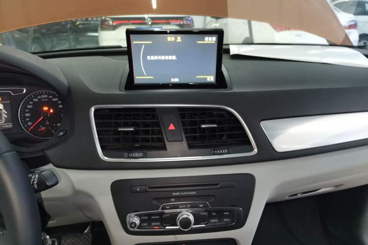 Used Audi Q3 2015 30 TFSI Comfort Model
