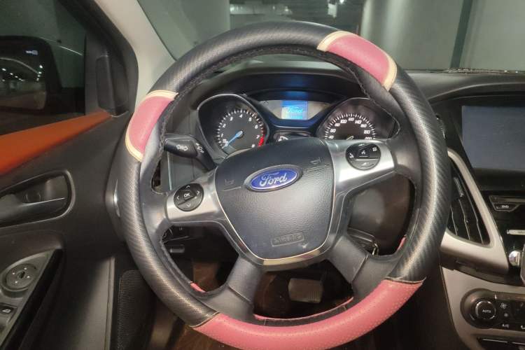 Used Ford Focus 2012 Hatchback 1.6L Automatic Fashion Edition
