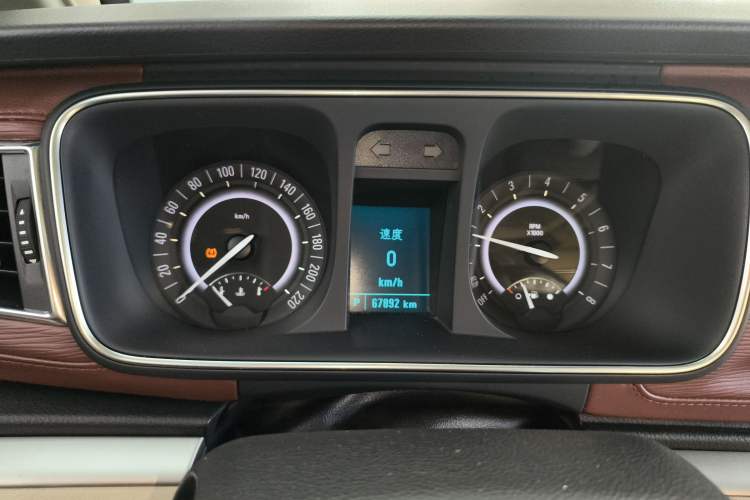 Used Buick GL8 2018 28T Luxury Model China VI Standard