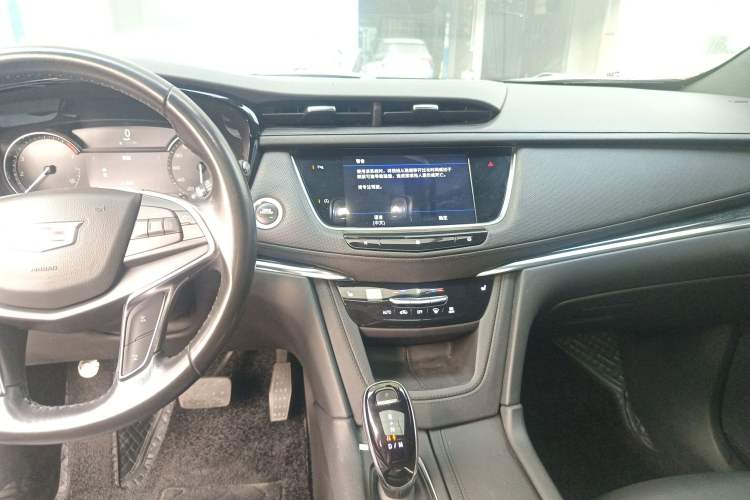 Used Cadillac XT5 2021 2.0T Two-Wheel Drive Luxury Version