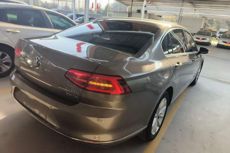 Used Volkswagen Magotan 2017 330TSI DSG Leading Model
