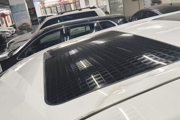 Used Buick GL8 2023 Land Executive Class Deluxe Model
