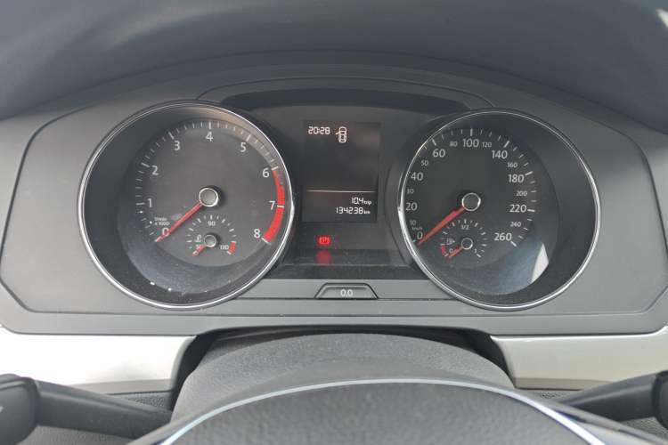 Used Volkswagen Lamando 2015 230TSI Manual Trend Edition
