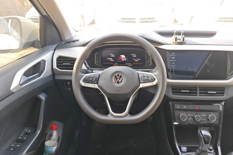 Used Volkswagen Tacqua 2023 200TSI DSG Joy-Connect Edition
