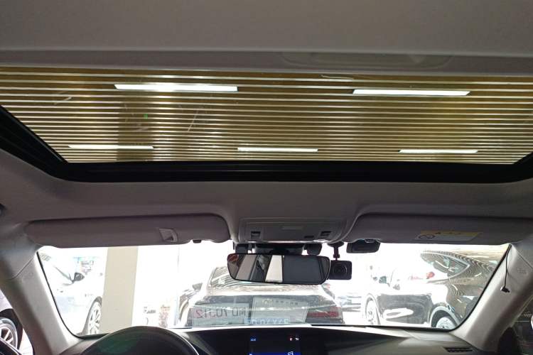 Used Lexus ES 2015 300h Comfort Edition
