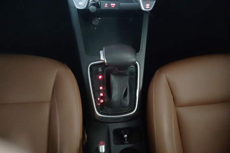 Used Kia KX Cross 2017 1.4L AT GLS
