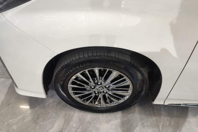 Used Toyota Alphard 2023 Dual-Motor 2.5L Premium Golden Edition
