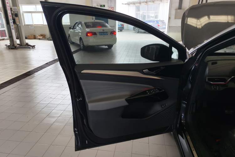 Used Volkswagen ID.4 CROZZ 2022 Long-Range Lite PRO Edition
