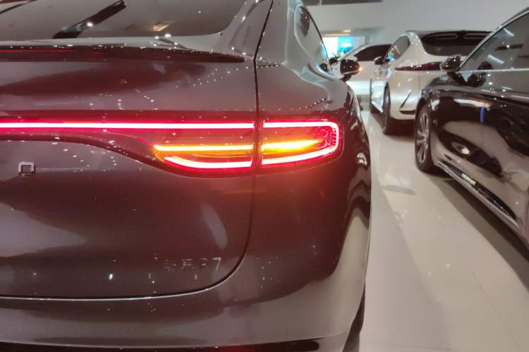 Used Hima Luxeed R7 2025 Range-Extended Version 251 km Max
