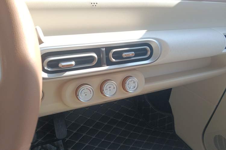 Used Wuling Hongguang MINIEV 2024 3rd Generation 215km Youth Edition
