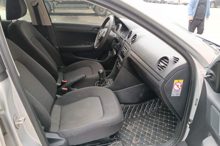 Used Volkswagen Jetta 2015 1.6L Manual Fashion Edition