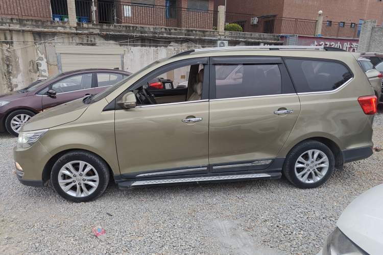 Used Baojun 730 2016 1.5L Manual Comfort Version 7 Seats China V Emission Standard