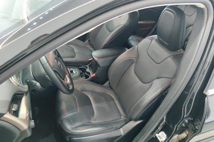 Used  Cherokee 2017 2.0L Superior Edition
