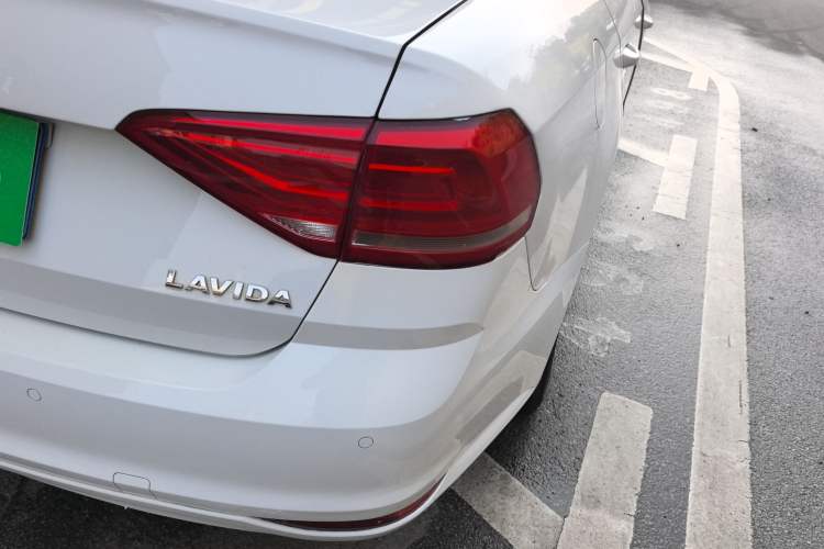 Used Volkswagen Lavida 2017 1.6L Automatic Fashion Edition
