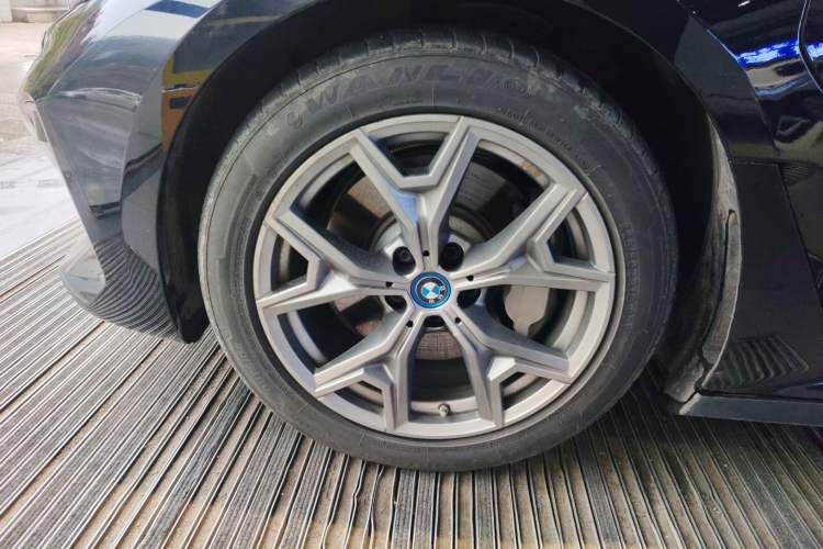 Used BMW i3 2024 eDrive 35 L
