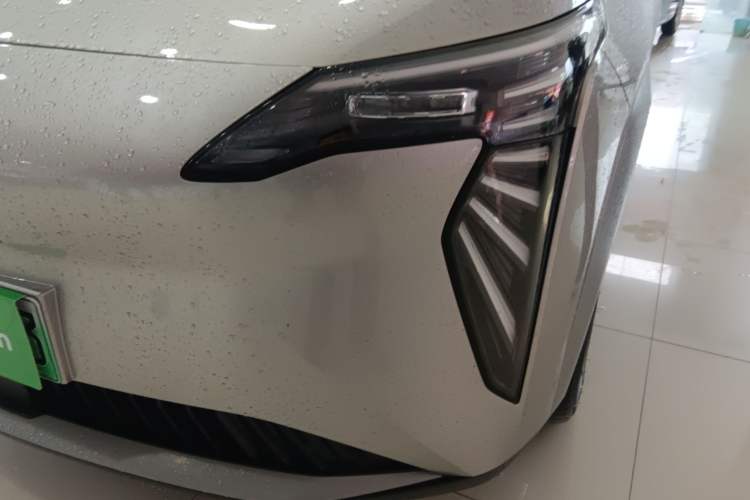 Used AION Y 2023 Younger