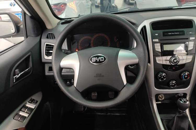 Used BYD F3 2015 Energy-Saving Edition 1.5L Manual Luxury Model
