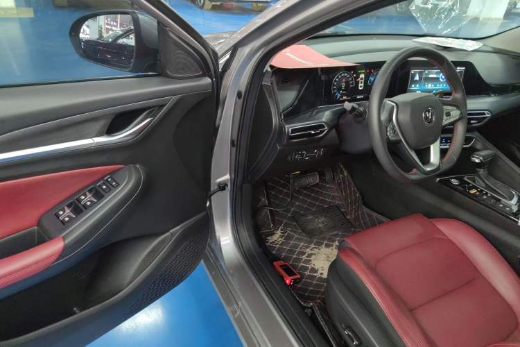 Used Changan Eado 2020 PLUS Blue Whale NE 1.4T GDI DCT Flagship Model
