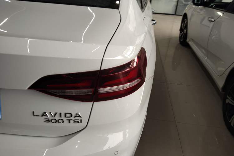 Used Volkswagen Lavida 2023 300TSI DSG Full-Comfort Edition
