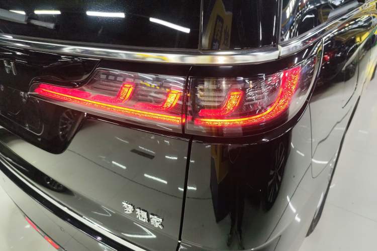 Used VOYAH Dream 2024 PHEV Extended-Range Premium Edition
