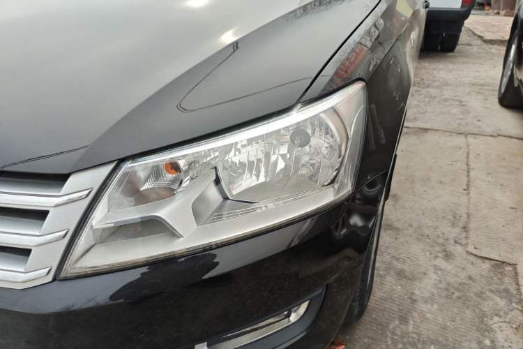 Used Volkswagen Santana 2015 1.6L Manual Comfort Edition
