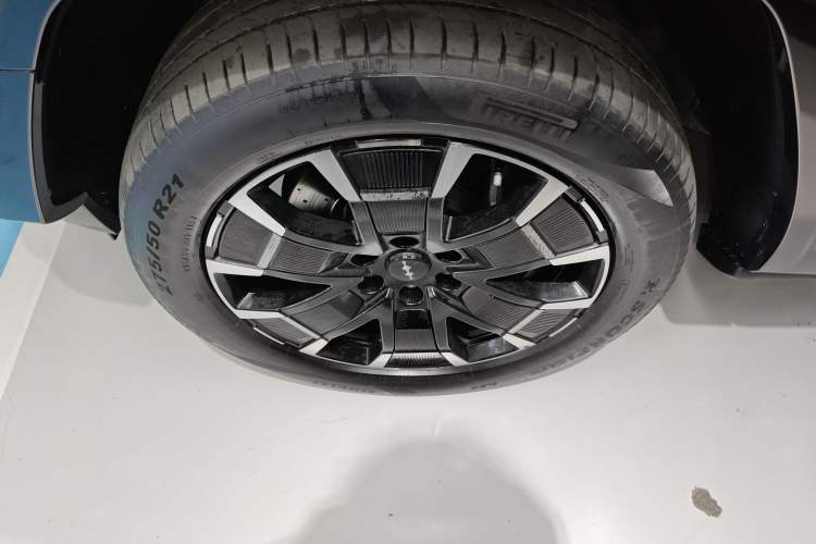 Used  Leopard 8 2025 Smart & Brave Flagship Edition 7 Seats
