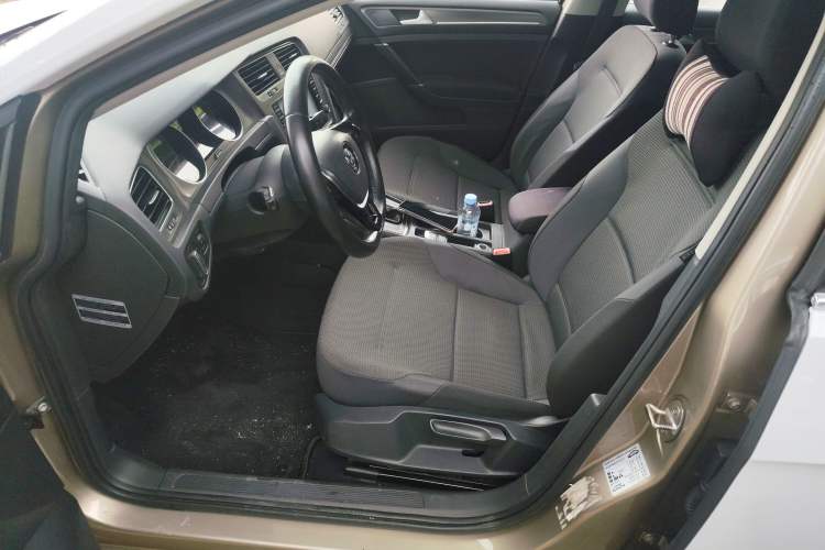 Used Volkswagen Golf 2016 230TSI Automatic Comfort Version
