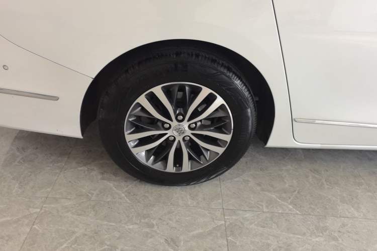 Used Buick GL8 2018 ES 28T Flagship Model China VI Standard
