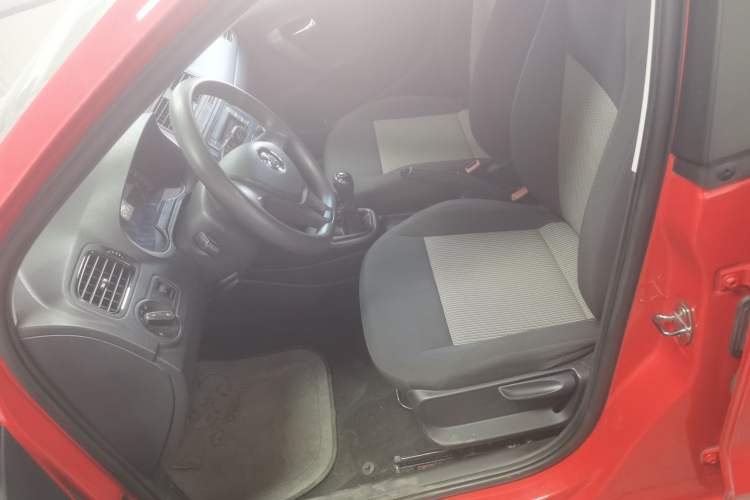 Used Volkswagen Polo 2016 1.4L Manual Fashion Model