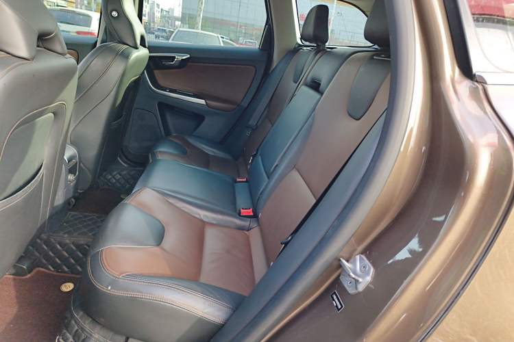 Used Volvo XC60 2017 T5 AWD Smart Range Edition
