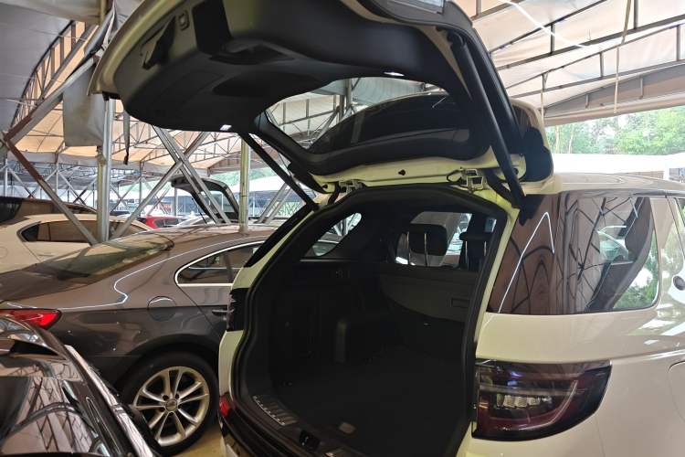 Used Land Rover Discovery Sport New Energy 2021 P300e Performance Tech Edition