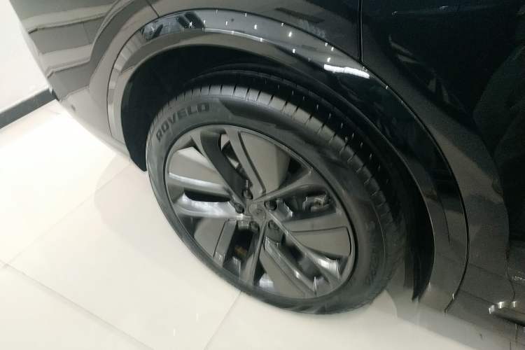 Used Li Auto L8 2024 Pro Model
