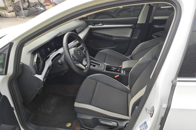 Used Volkswagen Golf 2021 200TSI DSG Pro