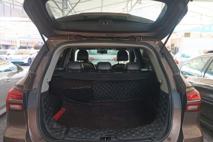 Used Roewe RX5 2016 20T Two-Wheel Drive Automatic Internet Smart Edition
