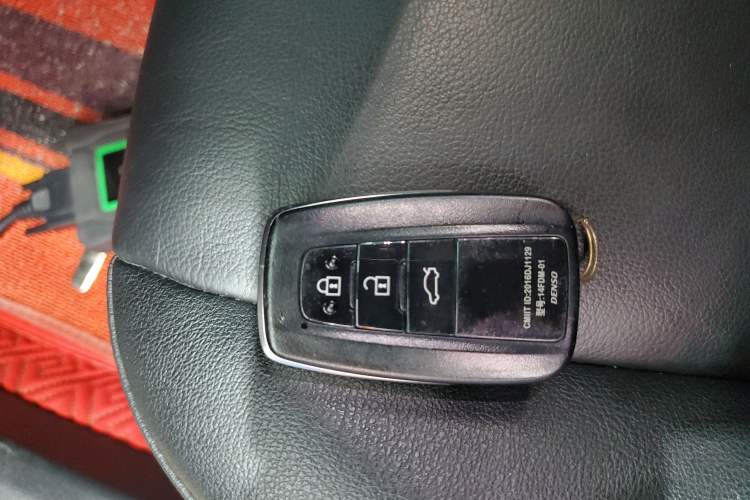 Used Toyota Camry 2018 2.0G Luxury Edition
