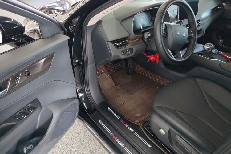 Used Hongqi E-QM5 2022 431 km Charge & Enjoy Edition
