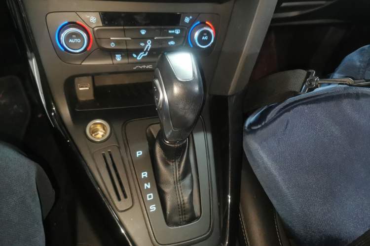 Used Ford Focus 2015 Hatchback 1.6L Automatic Fashion Edition