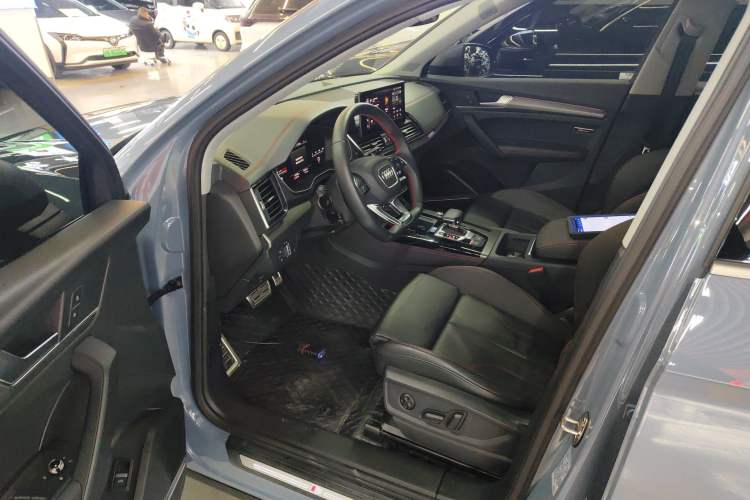 Used Audi Q5L 2022 40T RS Package Performance Model
