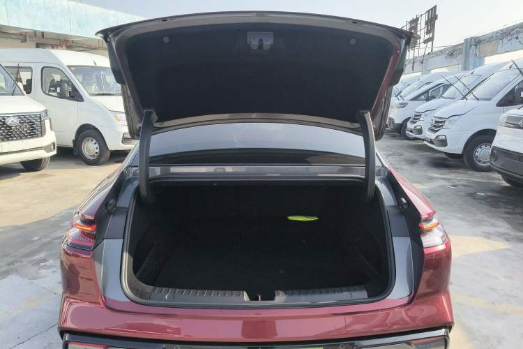 Used  E8 2024 550 km Range Rear-Drive Dragon Edition