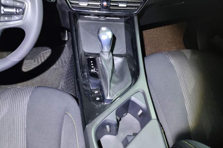 Used Roewe i5 2021 1.5L CVT Platinum Edition