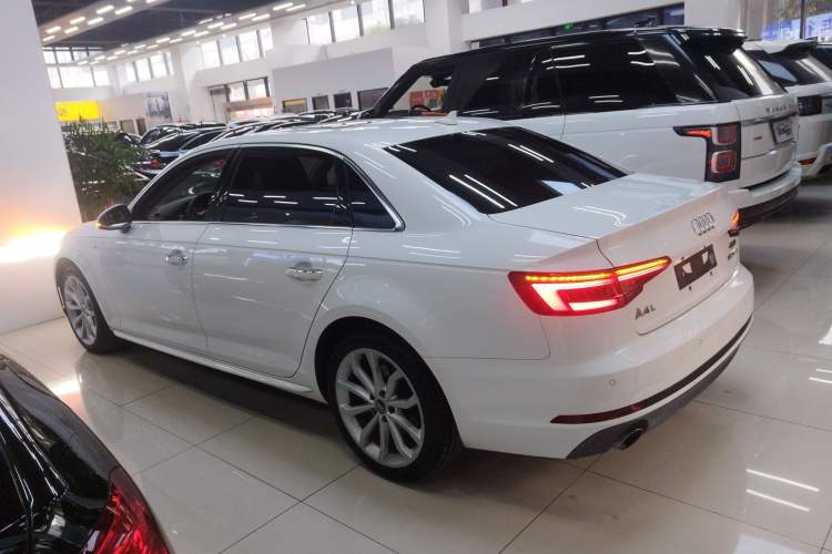 Used Audi A4L 2018 30th Anniversary Edition 40 TFSI Fashion Model
