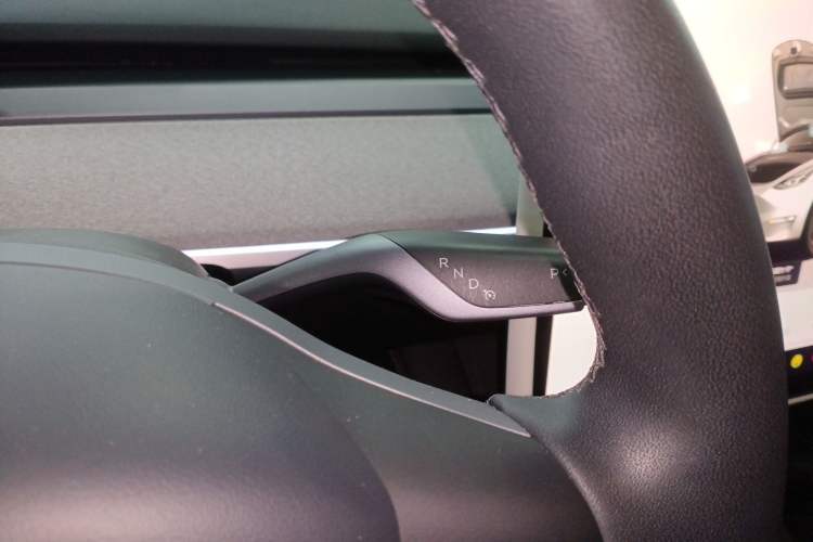 Used Tesla Model Y 2023 Rear-Wheel-Drive Version
